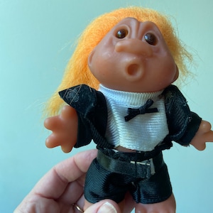 Vintage surprised troll