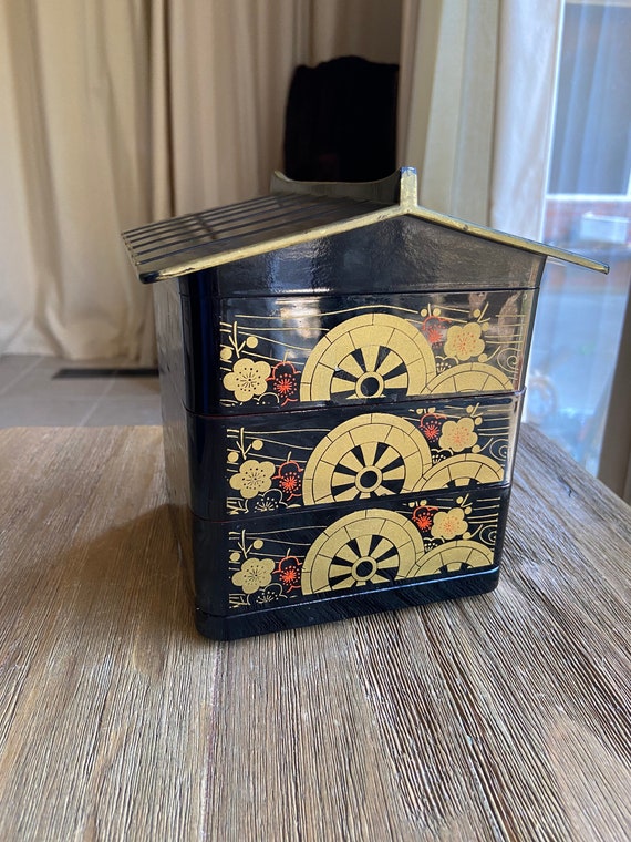 Vintage laquered tiered jewelry box (pagoda ) - image 1