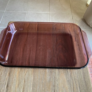 Vintage cranberry Pyrex large 3 L casserole dish