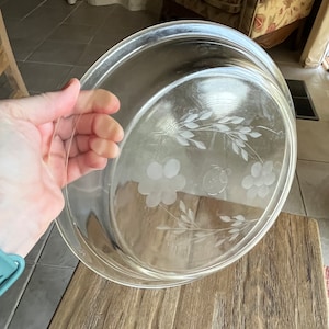 Vintage etched flowers Pyrex pie dish