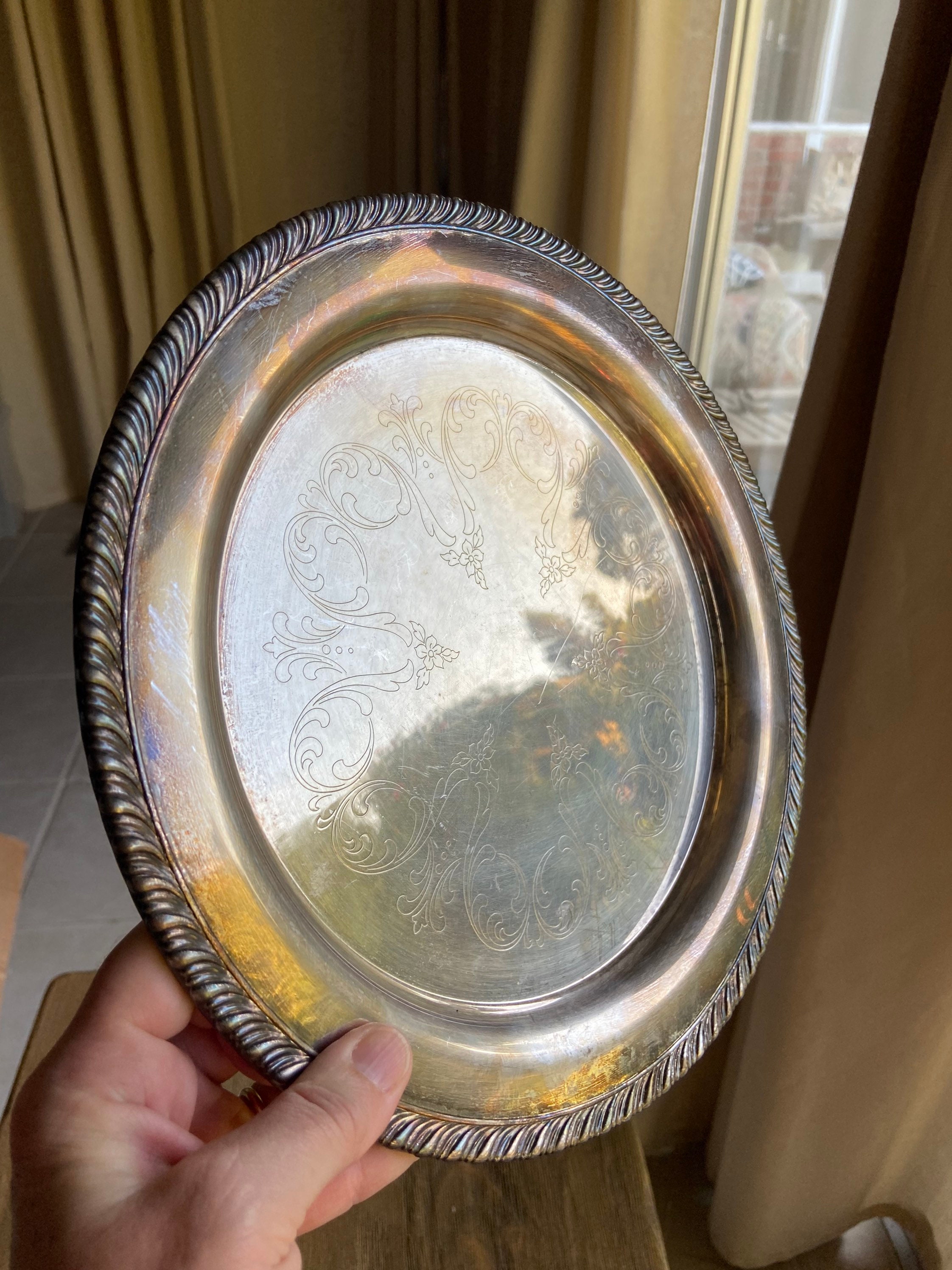 Vintage Oneida Silver Plated Round Tray - Etsy Vintage Oneida Silver Plated Round Tray - Etsy
