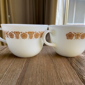 Vintage Pyrex butterfly gold cups (2)