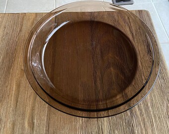 Vintage smokey brown glass Pyrex 23 cm pie dish