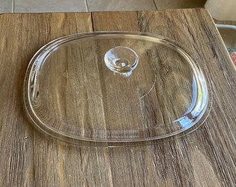 Vintage Pyrex casserole dish Lid
