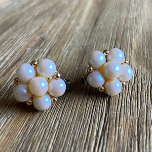 Vintage pearl flower earrings