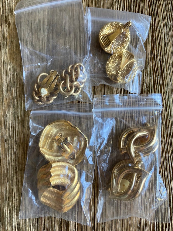 Vintage gold toned clip on earrings lot (4) - image 2