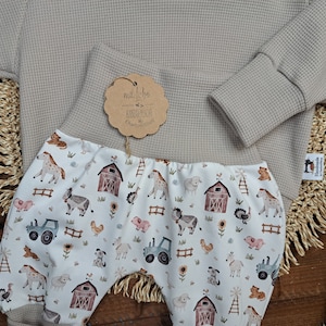 BabySet/genderneutral/verschiedene Größen/Sweater Waffeljersey crema/Pumphose Jersey Bauernhof/Geschenk zur Geburt/Babyparty Bild 7