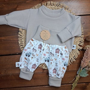 BabySet/genderneutral/verschiedene Größen/Sweater Waffeljersey crema/Pumphose Jersey Bauernhof/Geschenk zur Geburt/Babyparty Set