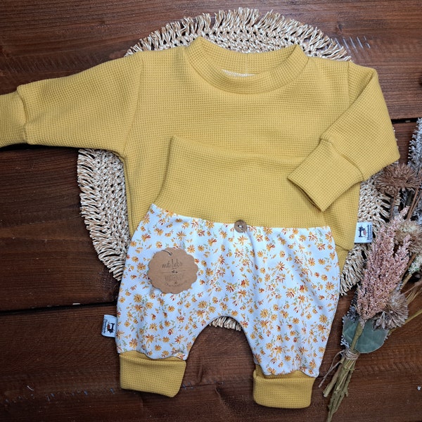 Baby Kinder Set/Mädchen/verschiedene Größen/Sweater Waffeljersey senfgelb/Pumphose Jersey Blümchen/Geschenk zur Geburt/Homecoming Outfit