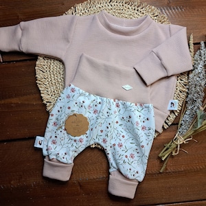 Baby Kinder Set/verschiedene Größen/Mädchen/Sweater Waffeljersey rose'/Pumphose Jersey Blümchen/Geschenk zur Geburt/Babyparty/Homecoming Bild 1