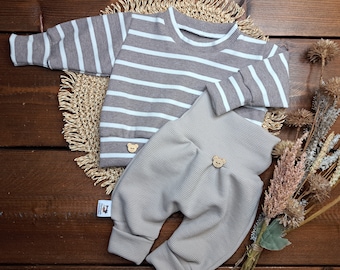 BabySet/genderneutral/verschiedene Größen/Sweater Rippjersey taupe/weiß gestreift/Pumphose Waffeljersey crema/Geschenk zur Geburt/Babyparty