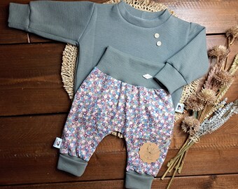 Baby Set/verschiedene Größen/Waffeljersey dunkelgrün/Jersey Blümchen/Babysweater /Pumphose/Mädchen Outfit/Geschenk zur Geburt/Babyparty