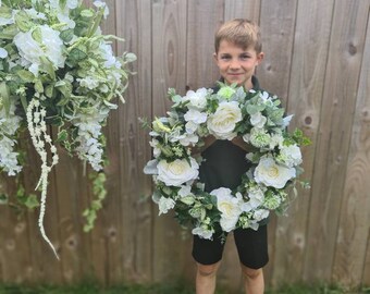 Hanging basket and wreath bundle