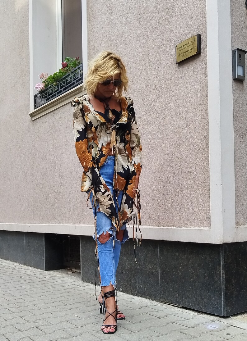 Autumn Texture V neck Flounce Flare Sleeve Blouse Women All Match White Chiffon Shirt