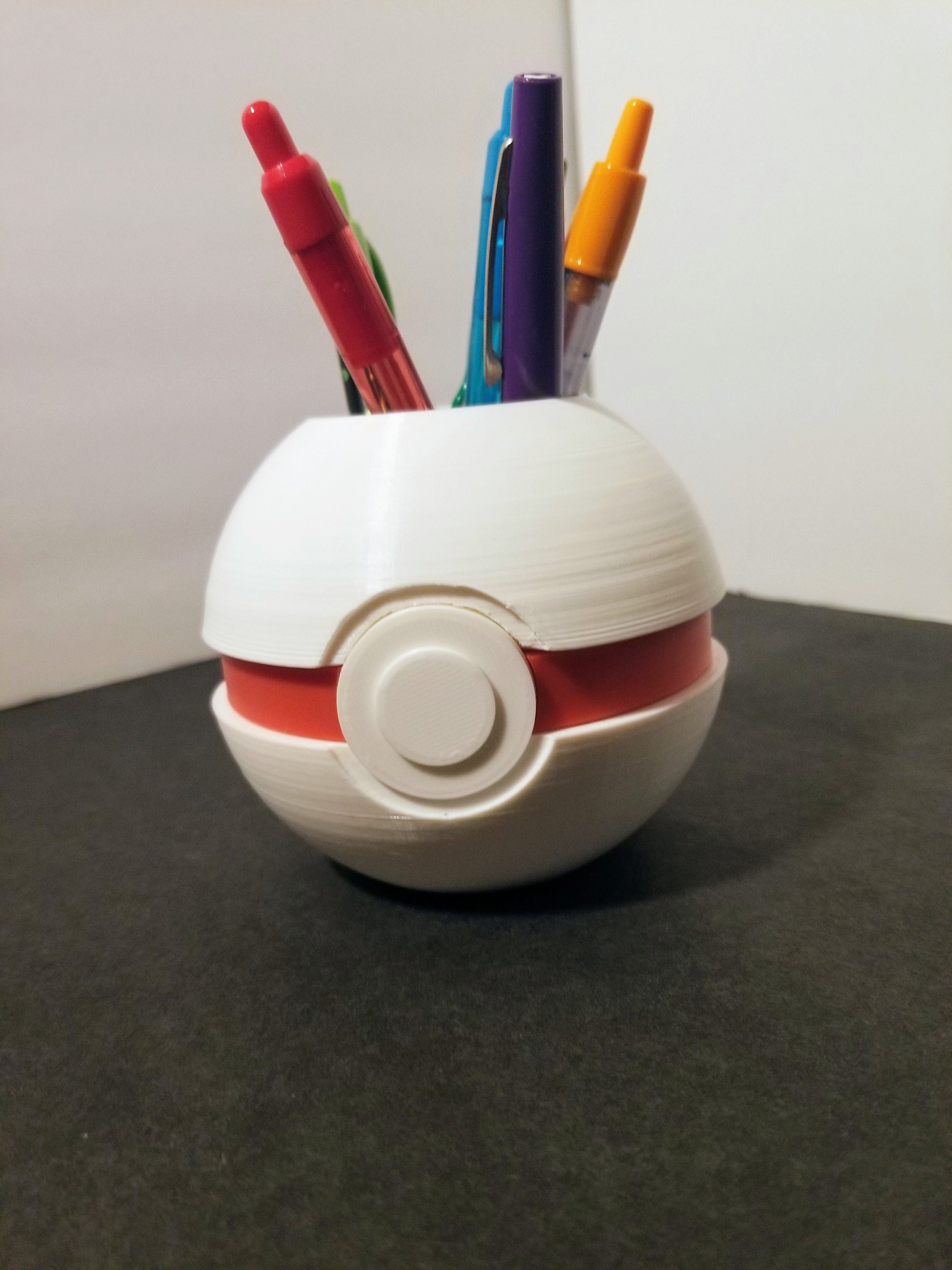 3D file Pencil Holder Pokeball ✏️・3D printer model to download