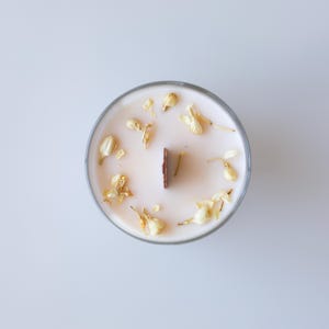 Hand Poured Soy Candle, Wood Wick, Aromatherapy, Dye Free Bild 15