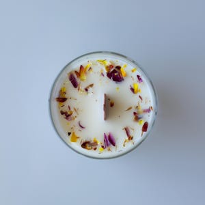 Hand Poured Soy Candle, Wood Wick, Aromatherapy, Dye Free Bild 4