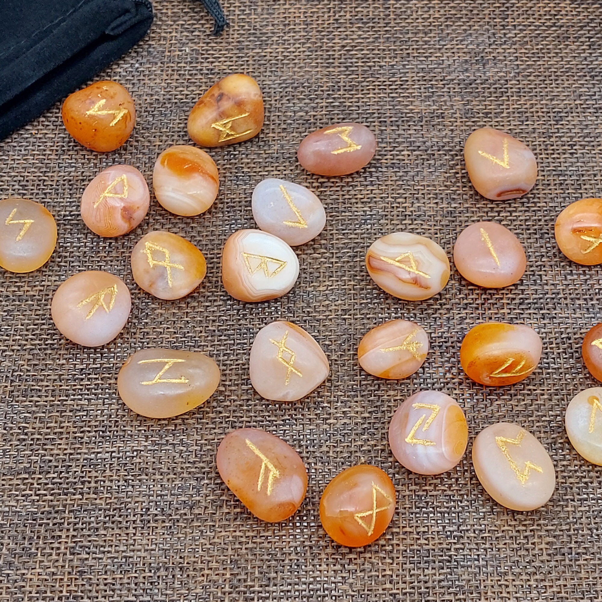 Runensteine-Set Aus Glas Mit Anleitung & Tasche – Für Rituale, Meditation & Deko