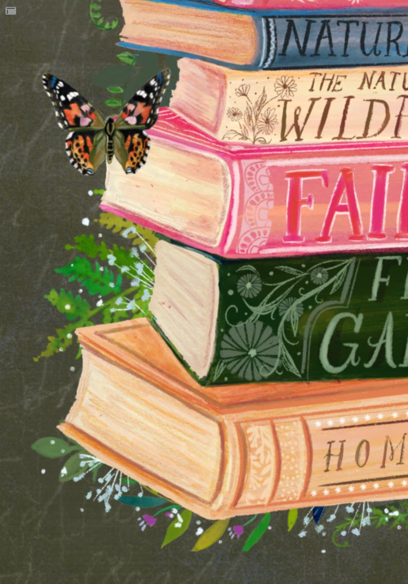 K&ouml;nnte beinhalten: Ein Stapel von f&uuml;nf B&uuml;chern mit bunten Umschl&auml;gen und floralen Designs. Die Titel der B&uuml;cher lauten "Natur", "Die Natur der Wildblumen", "Fee", "Der Blumengarten" und "Heimat". Ein Schmetterling mit orangefarbenen, schwarzen und wei&szlig;en Fl&uuml;geln sitzt auf dem obersten Buch.