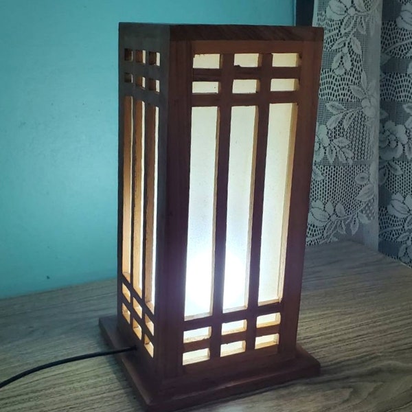 Vintage Lampe Thailändisches Haus Palast Tempel Feuerzeug Boden Tisch asiatisch dekorierbar Teak Holz Schnitzerei handgemacht