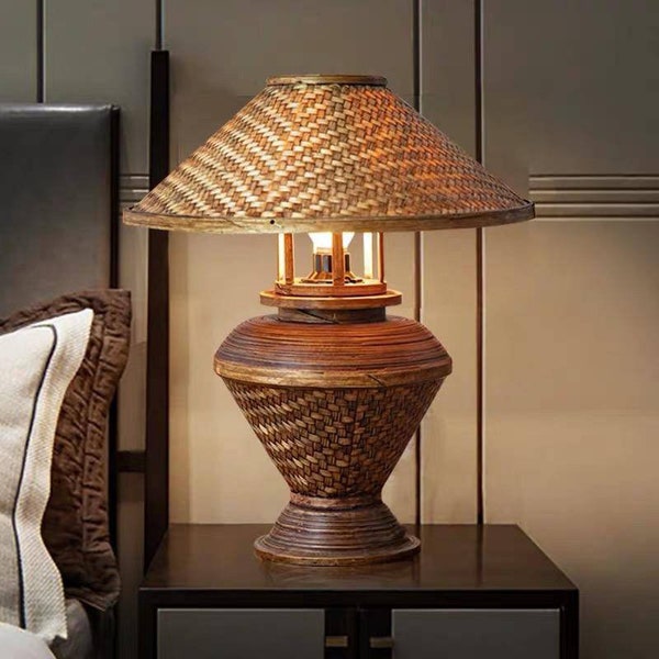 Vintage lamp lichter bamboe rieten mandenmakerij bureau natuurlijke schaduw handgemaakte Thaise kunst oorsprong diy huis