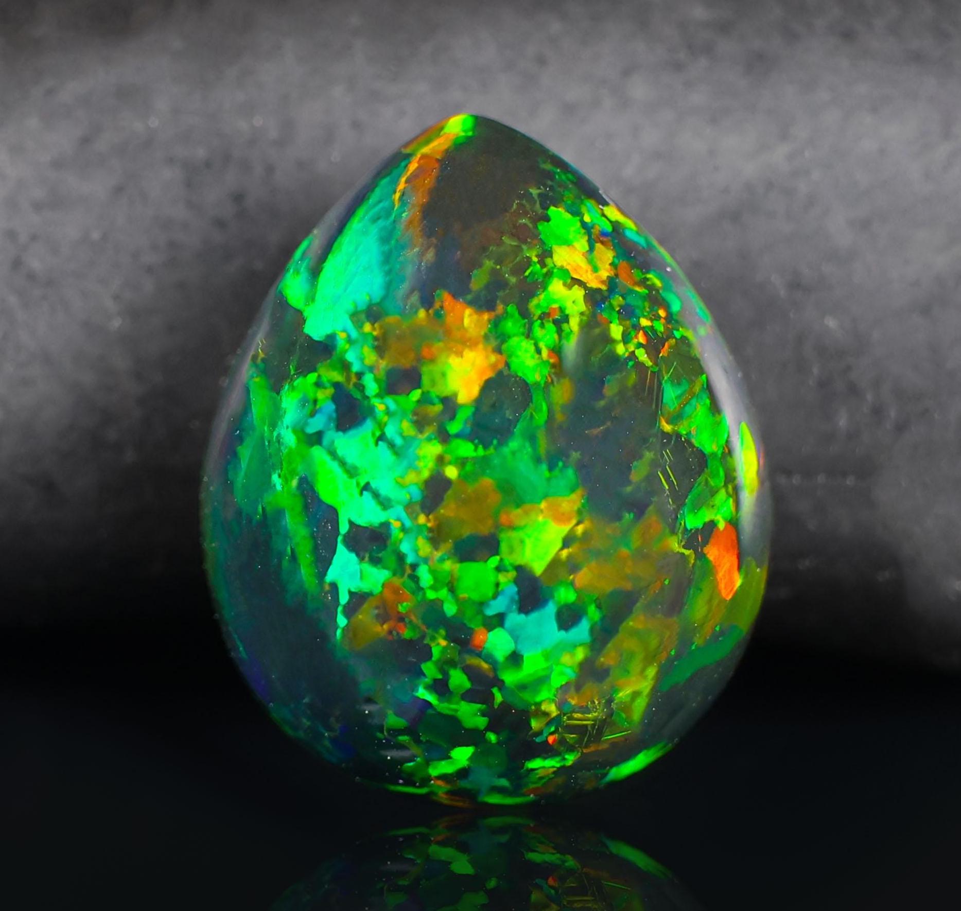AAA + grande opale de feu naturelle monarque 81,05 CT double