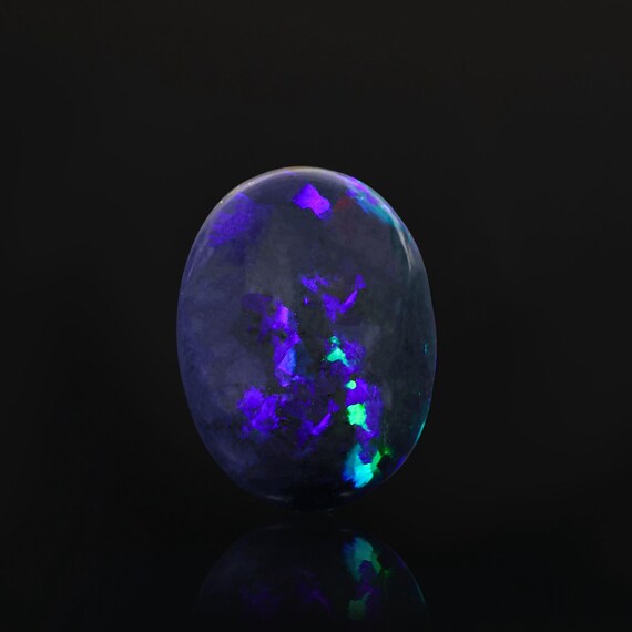 33.00 crt Cabochon Ethiopian Opal Stone: October Birthstone.