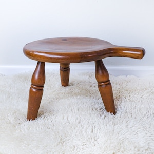 Dreibein Hocker, Vintage Blumenhocker, Dreibein Hocker, Bauernhaus Dekor Hocker