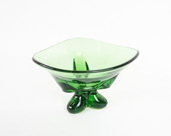 Vintage Colonial Green Bowl, Glass Fruit Bowl, Hand Blown Footed Bowl, Decorative Bowl