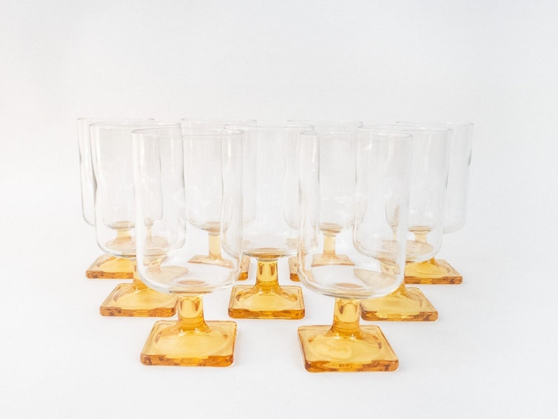 Retro Gold Base Cups, Vintage Amber Cups Set, Pedestal Drinking Glasses Small Glasses (9)