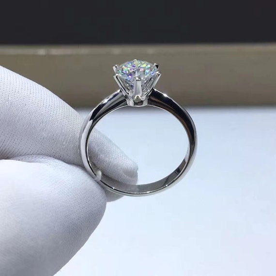 Tiffanys store engagement gifts