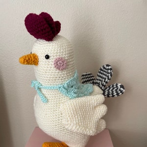 Crocheted Hen, White Hen, Handmade Hen, Chicken, Chicken Amigurumi, Chicken Plush