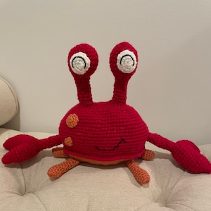 Crocheted Crab Plush: Amigurumi Red Crab, Whimsical Sea Life