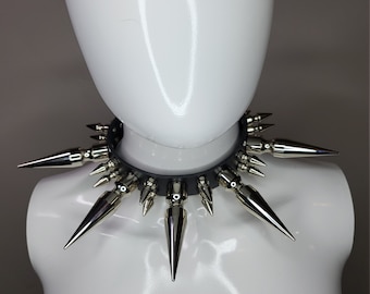 Little Horn, Large Spiked Collar