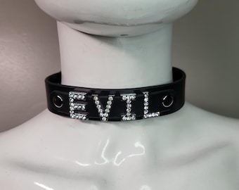 【EVERYBIRTHDAY】Stone White Leather Choker il_fullxfull.1234037689_7t91.jpg