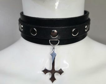 Inverted Cross Collar