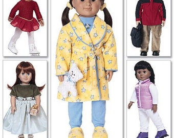 Könnte beinhalten: Sechs Puppen in verschiedenen Outfits werden gezeigt. Eine Puppe trägt ein rotes Skating-Kleid, eine andere einen gelben Bademantel mit Sternenmustern und eine weitere eine rosa Weste. Der Text unten lautet "Listing is for sewing pattern only."