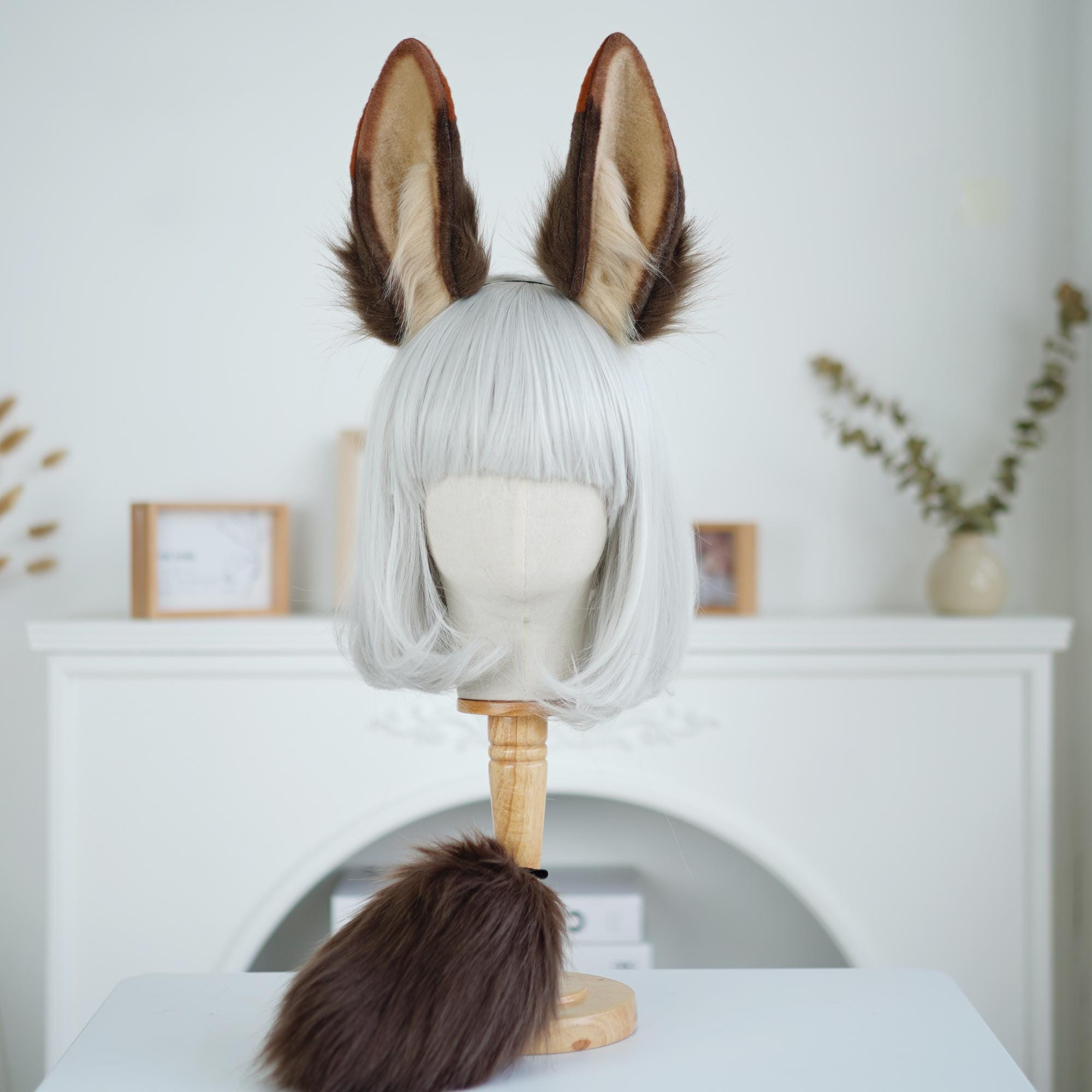 Anime Bunny Ear Headband, Plush Faux Fur Ears, Kawaii  display picture 1