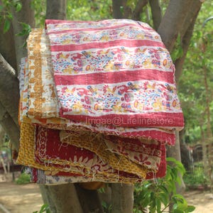 Lote al por mayor de colchas indias vintage Kantha hechas a mano, mantas reversibles, colchas de tela de algodón, acolchado bohemio