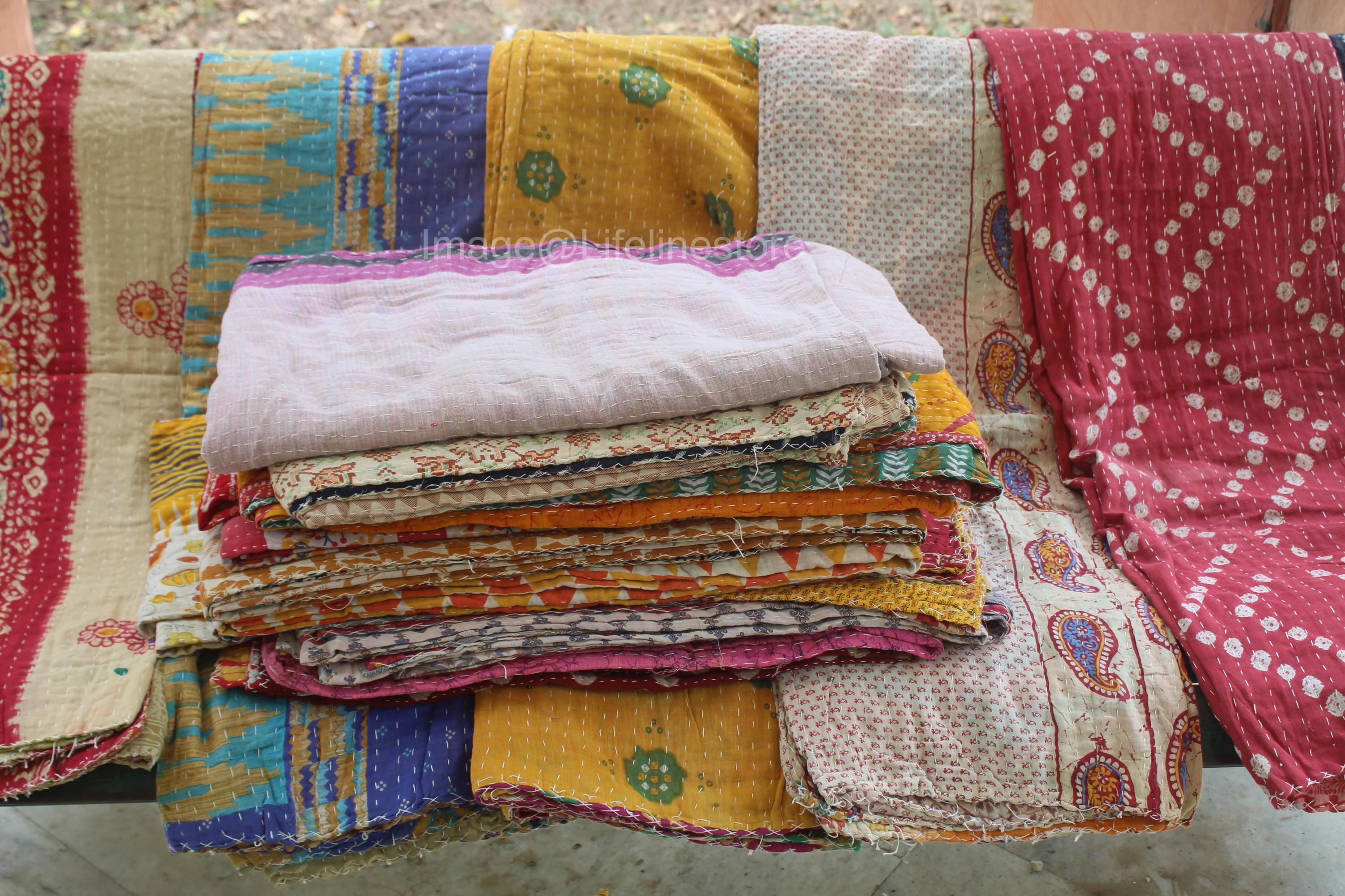 ビンテージカンタキルト◯ブラックフラワー◯139×216cm vintage block print kantha quilt navy flower 泥染ブロックプリント