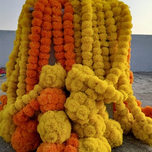 SALDI su ghirlande di fiori di calendula artificiali decorative di colore misto indiano per decorazioni natalizie, per feste nuziali, decorazioni Diwali