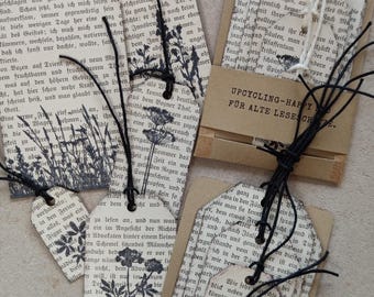 Upcycling Geschenkanhänger in Geschenkverpackung, alter Lesestoff im neuen Look, alte Buchseiten, Vintage, Upcycling, Mitbringsel