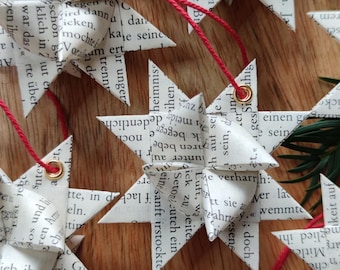 Fröbelsterne aus Buchseiten – mit Öse zum Aufhängen, Upcycling Weihnachtsbaumschmuck, Geschenkidee für Bücherfreunde, Vintage Papiersterne