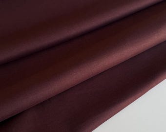 Tessuto esclusivo in cotone italiano, stile famoso, alta qualità. Colore: bordeaux. Ultimo pezzo: 1,40 metri.