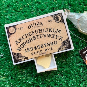 Vintage Basic Fun Ouija Board Keychain