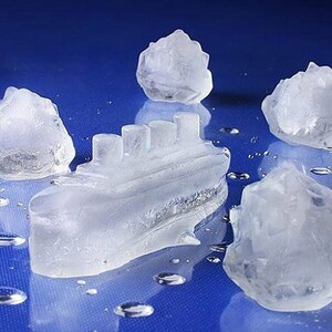 Molde de silicona flexible para bandeja de hielo con forma de barco Titanic, hecho a mano.