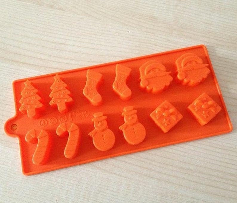 12-cavity Chirstmas Tree Santa Claus Cake Mold Flexible Silicone Choclate Mold Soap Mold Soap Candle Candy