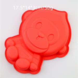 Puede incluir: Molde para hornear de silicona rojo en forma de mono, 17,5 x 14 x 3 cm / 50 g
