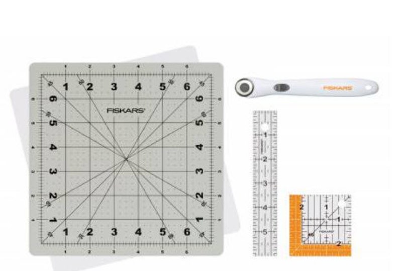 Fiskars Rotating Mat Set 6 in X 6 In, Quilting, 4piece, Includes 18 Mm
