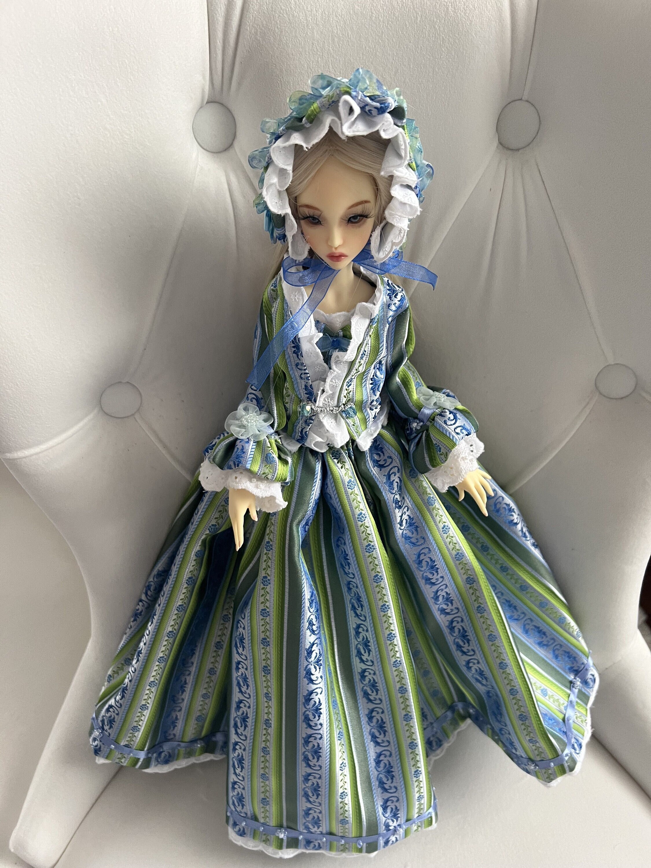 2011 LE Tonner Allure Antoinette Fashion Doll Same Multi Joint Body Cami & Jon e